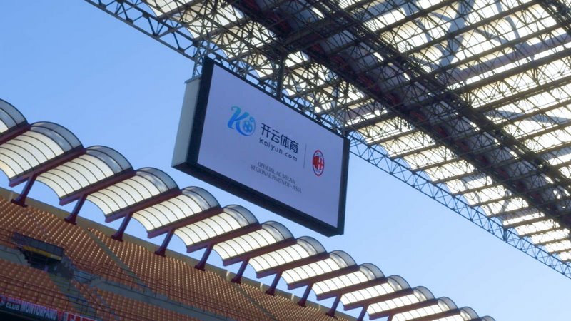 上展现了他
